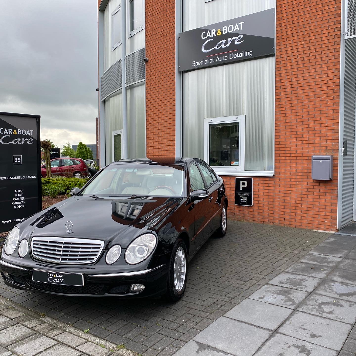 Mercedes E270 glascoating Silver Detailing van 2005 met 300000 kilometer